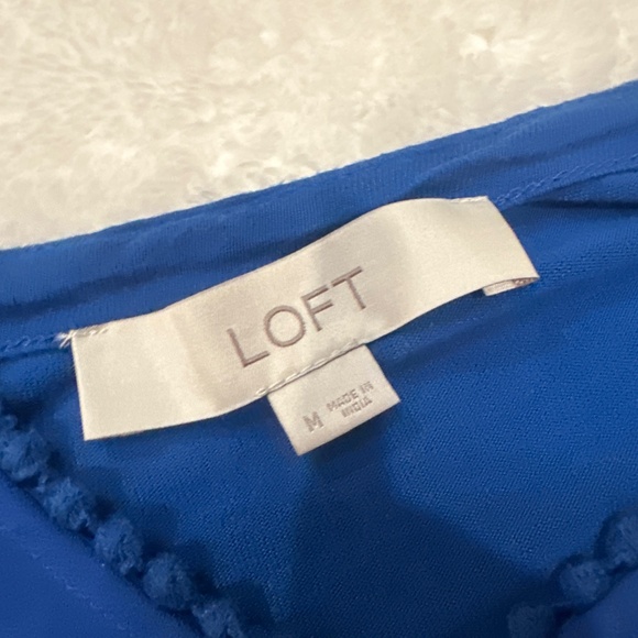 Royal blue Meduim Loft V Neck tank top - Picture 3 of 4